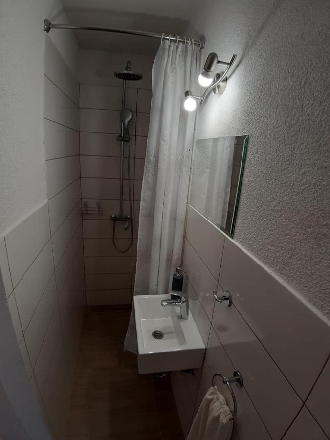 Boni02 Apartment Gdinj Exterior photo